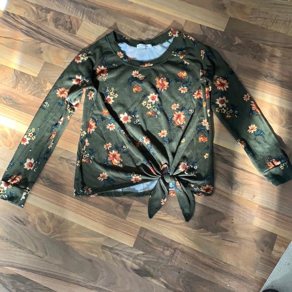 Stitch Fix Nine Britton floral tie front top sz S